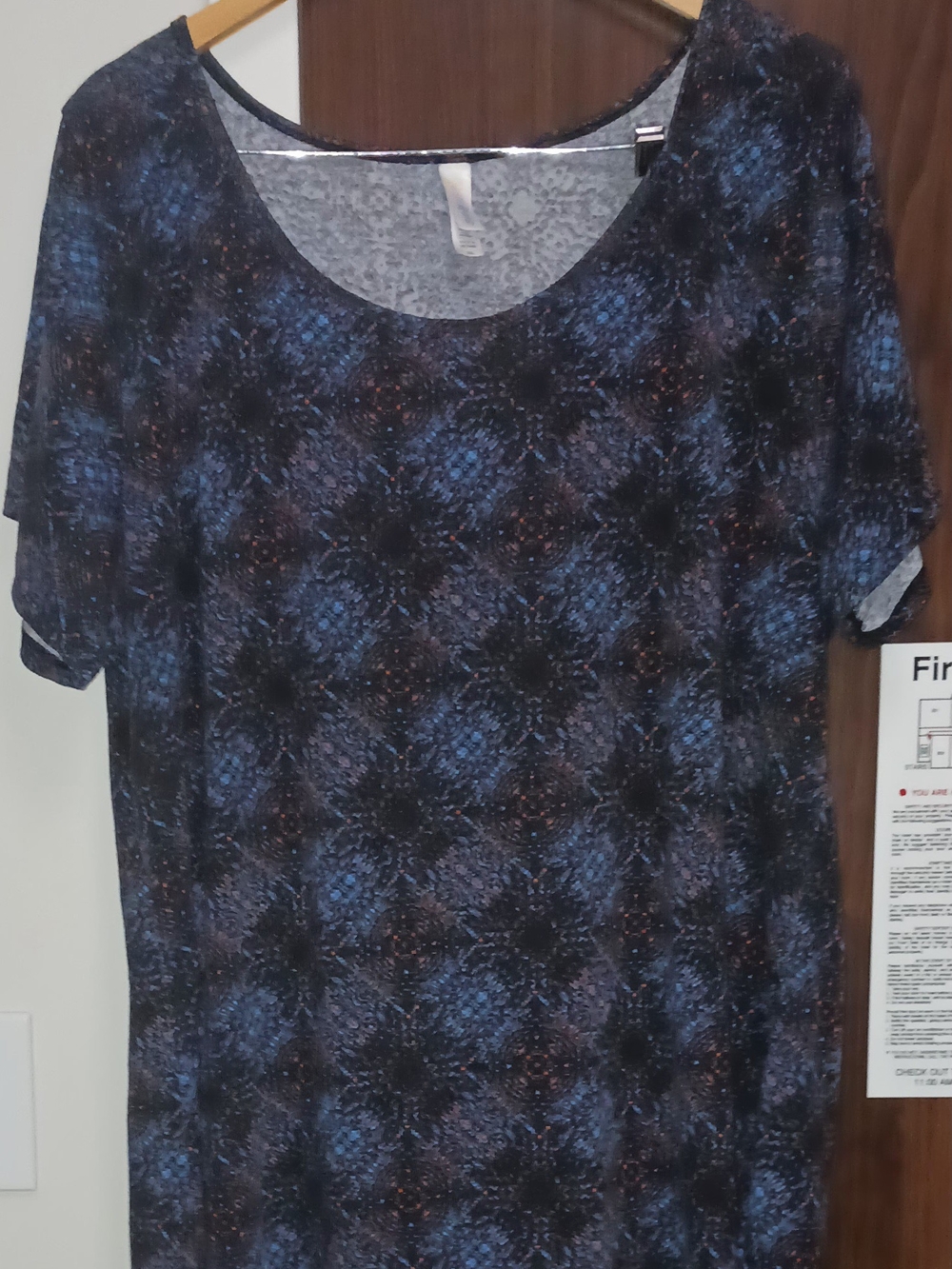 LulaRoe Women's T SHIRT SIZE 3XL